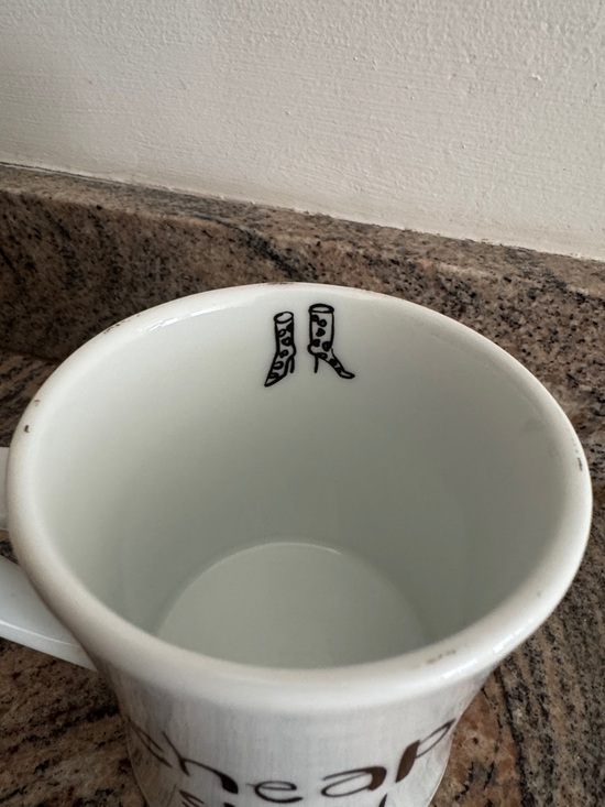 Cheap sl ut with Stilettos mug. - Picture 3 of 5